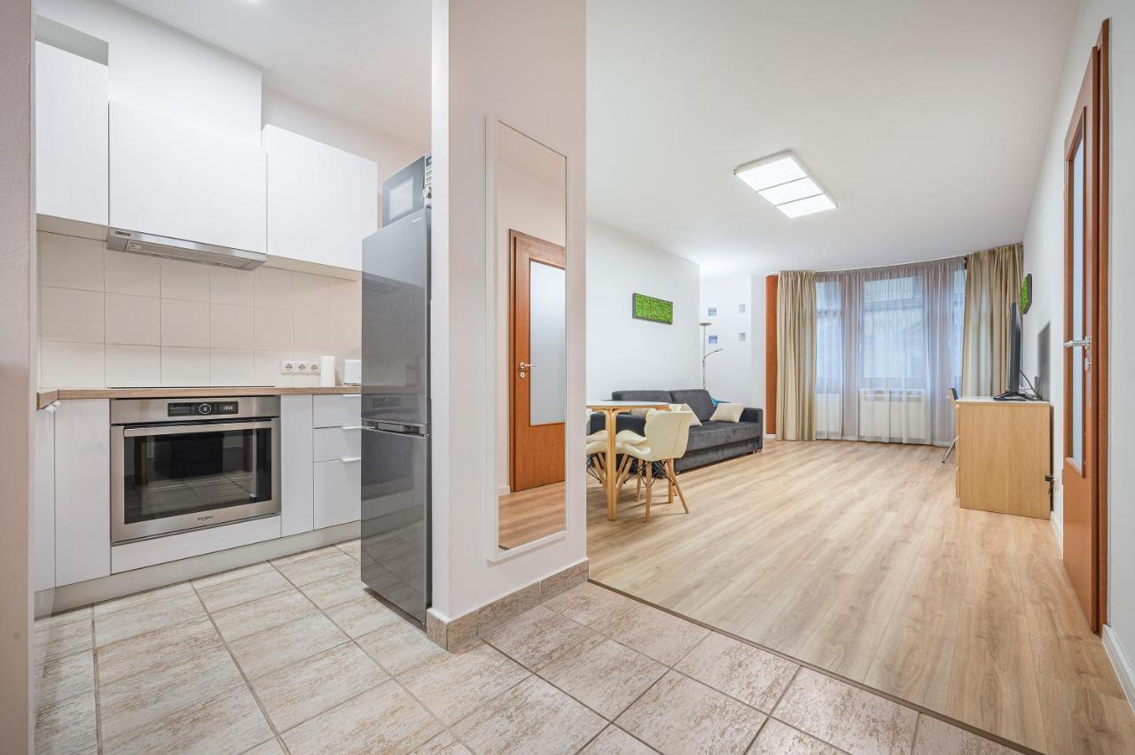 Modern Apartment With Garage 布达佩斯 外观 照片