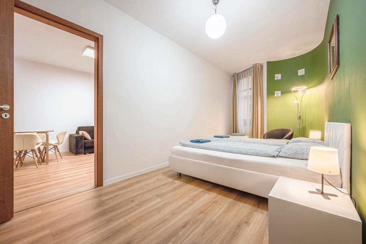 Modern Apartment With Garage 布达佩斯 外观 照片