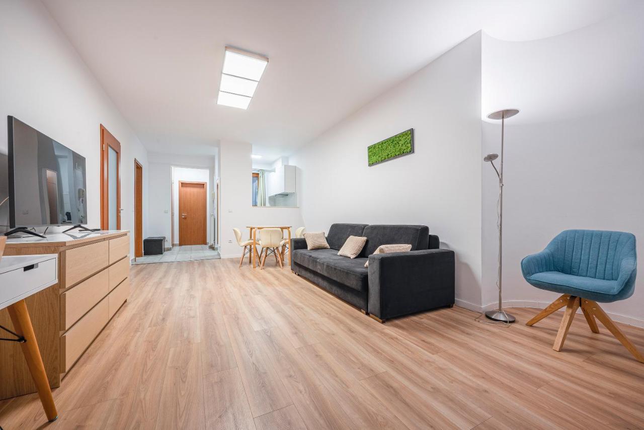 Modern Apartment With Garage 布达佩斯 外观 照片