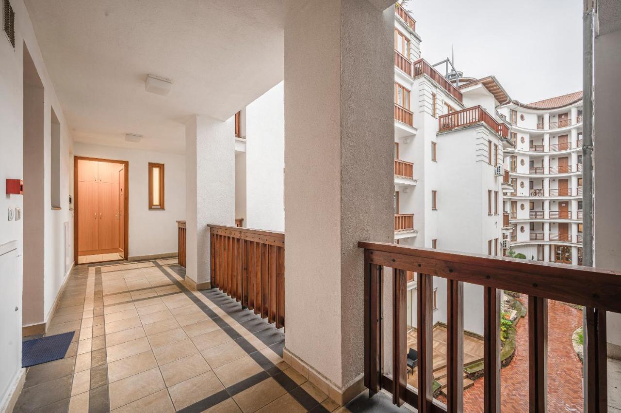 Modern Apartment With Garage 布达佩斯 外观 照片